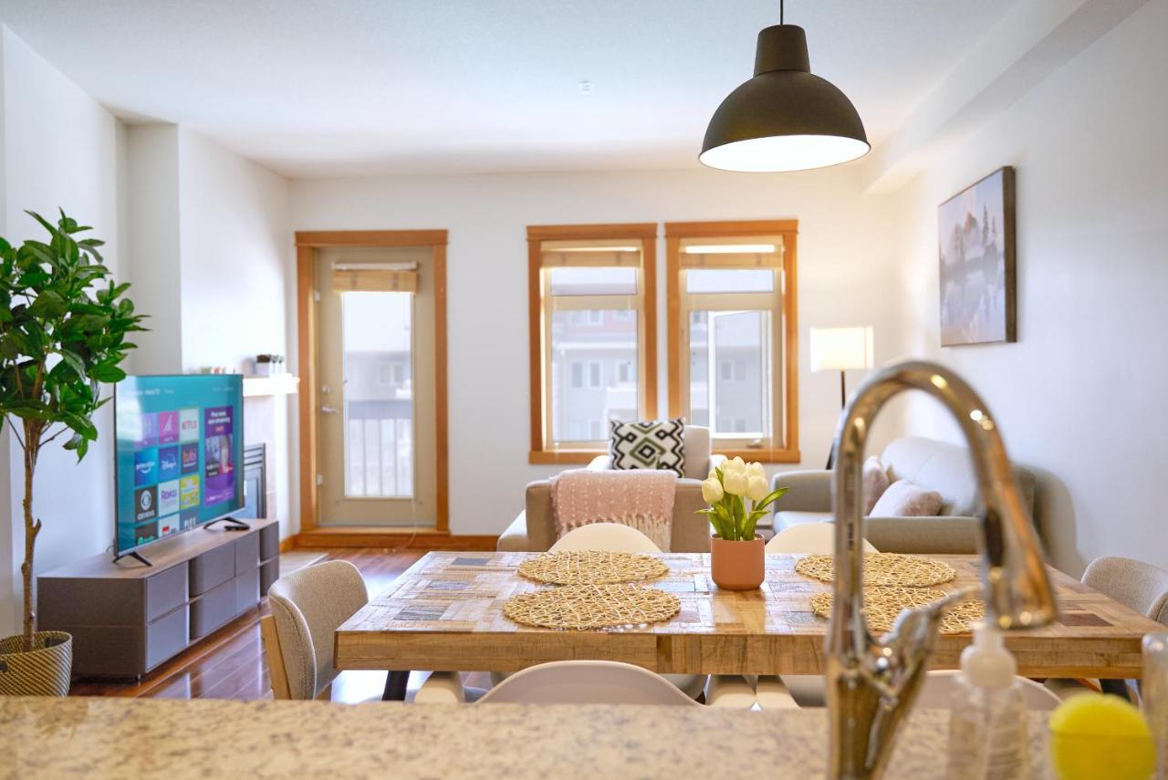 Apartmán Mtn View Escape With King Size Bed With Outdoor Pool - Banff Pass Included! Canmore Exteriér fotografie