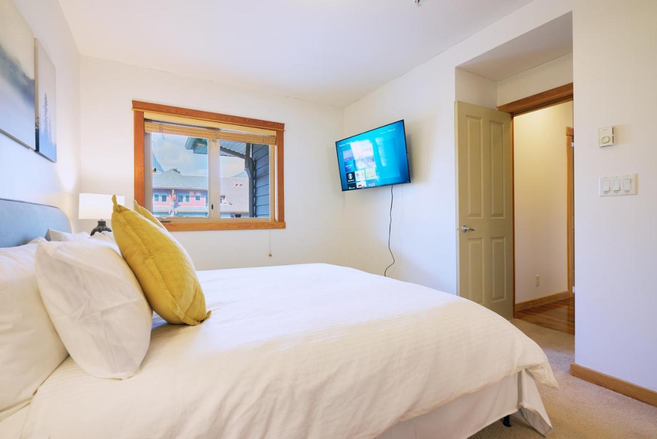 Apartmán Mtn View Escape With King Size Bed With Outdoor Pool - Banff Pass Included! Canmore Exteriér fotografie