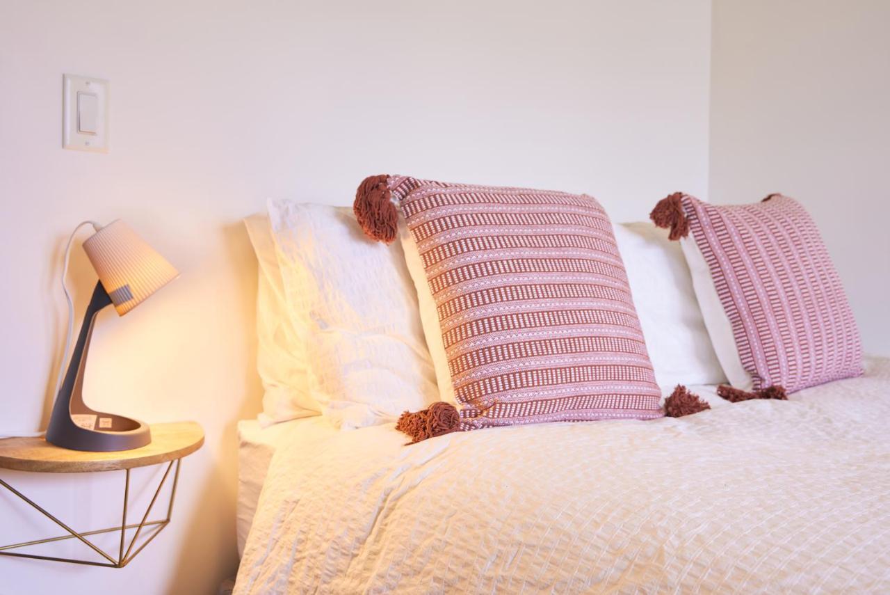 Apartmán Mtn View Escape With King Size Bed With Outdoor Pool - Banff Pass Included! Canmore Exteriér fotografie