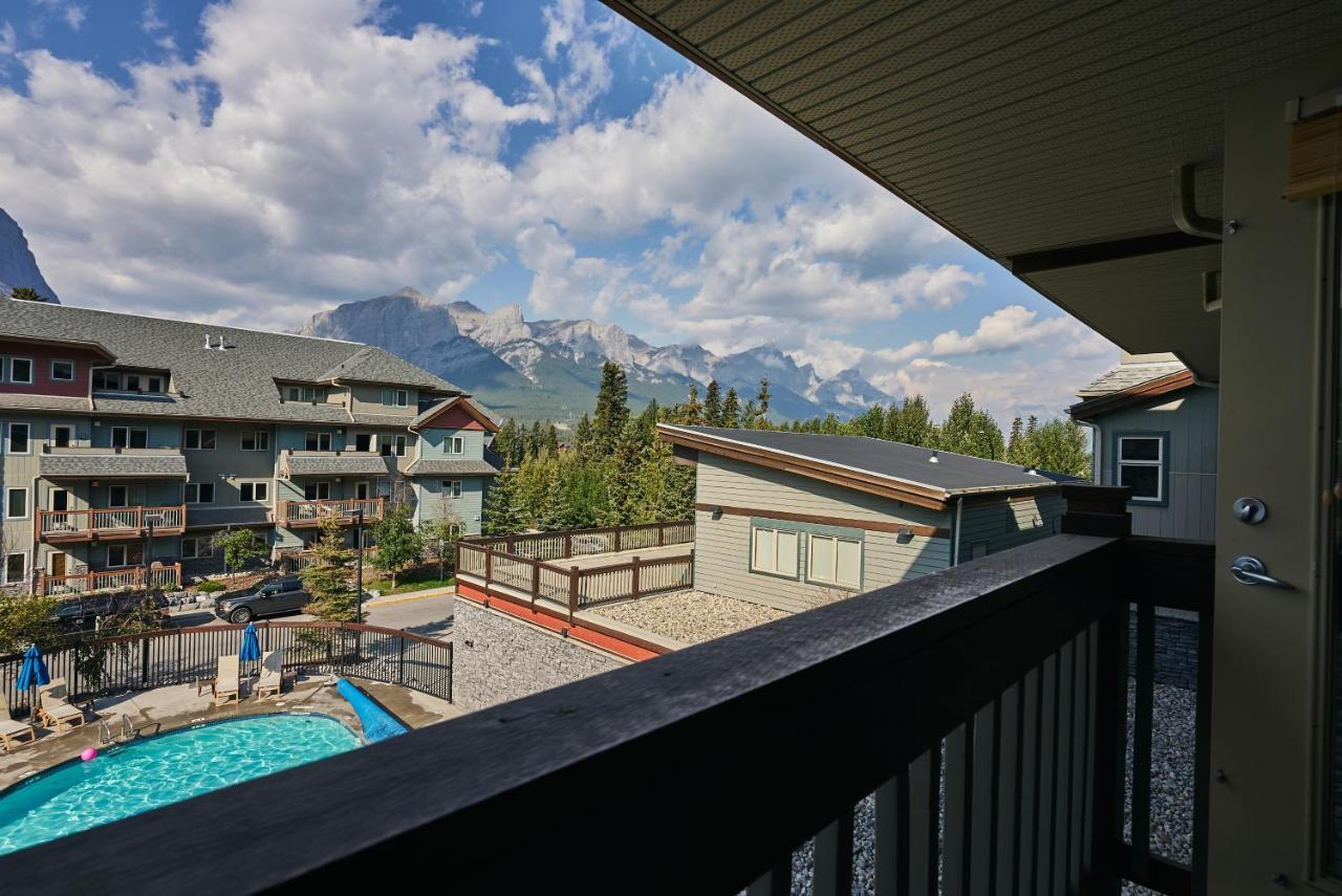 Apartmán Mtn View Escape With King Size Bed With Outdoor Pool - Banff Pass Included! Canmore Exteriér fotografie